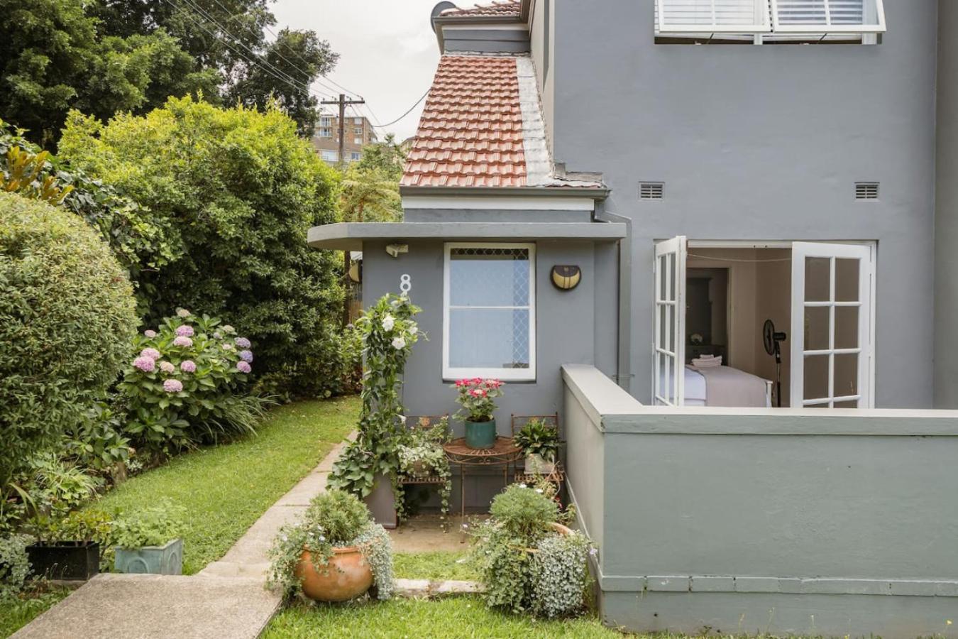 Art Deco Garden House Like Proportions Sydney